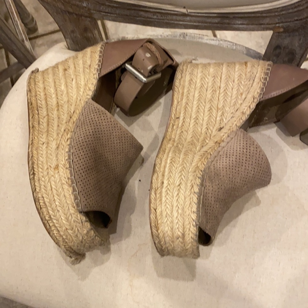 Marc Fisher wedges - Picture 3 of 11